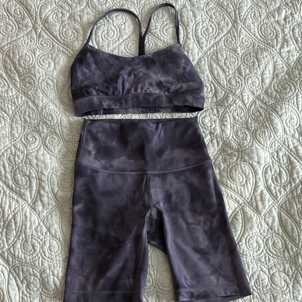 Women's Gray LuluLemon Workout Set